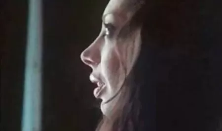 خانم بالغ از رابطه جنسی جوان لزبین طلاق سکس در یوگا گرفت