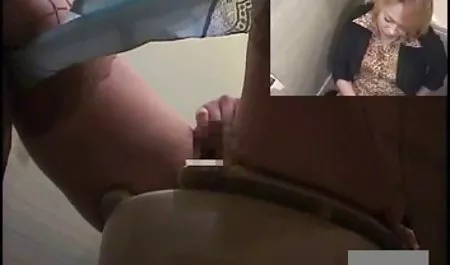 رئیس شورت خود را از وزیر خارج کرد و در دفتر سرخ یوگا سکس کرد