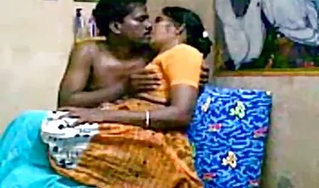 بازیگران چک با سکس در یوگا یک عوضی سرسبز شلوغ