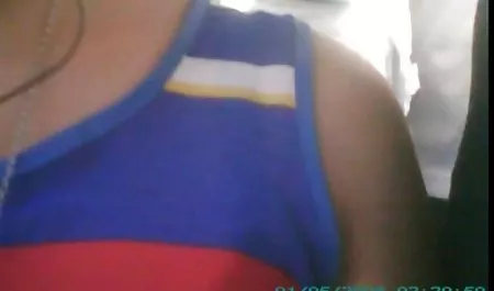 به طور فعال در بیب زیبایی باریک نفوذ می ورزشsex کند