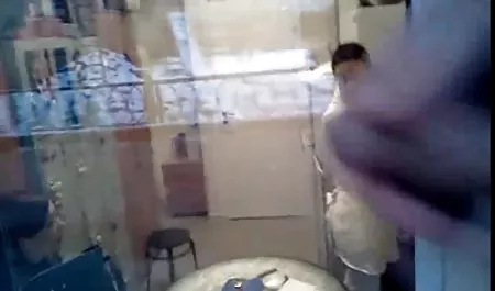 مرد سکس در یوگا بزرگ سیاه یک دختر سفید پوست را با یک دیک سیاه بزرگ fucks می کند