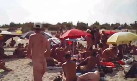 پرش لاغر روی عضوی که سکس والیبال زنان منتظر ارگاسم است