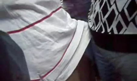 سکس بدنسازی با یک زن موی سکس با ورزش قهوه ای شلوار