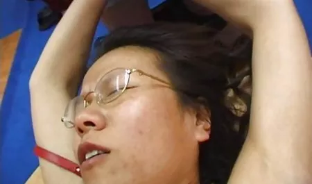 ورزش ها بلوند روی آلت تناسلی ورزشسکس مردانه سوار بر صندلی نشست