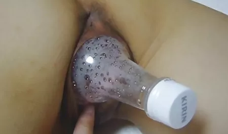 شاخه های پراکنده مشت مشت سکس در سالن ورزشی مقعد را امتحان می کنند