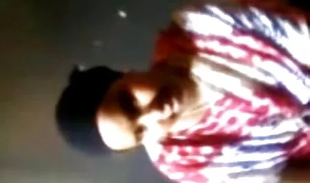 یک پسر یک خروس مکیده به ورزش های سکسی یک خلسه در لاتکس داد