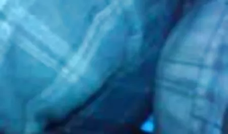 دو پسر دختر را در جنگل نجات دادند و او را با سکس شنا هم لعنتی کردند