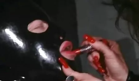 زن بالغ بالغ را نشان می دهد بیدمشک سکس ورزشی زنان مو