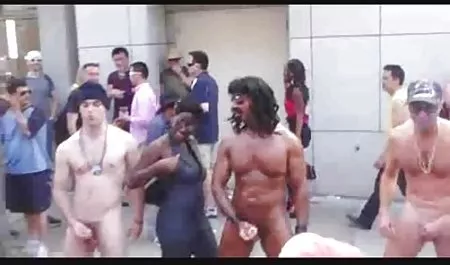 مرد دوست داشتنی دیک چربی را سکس هنگام ورزش در دانش آموز گذاشت