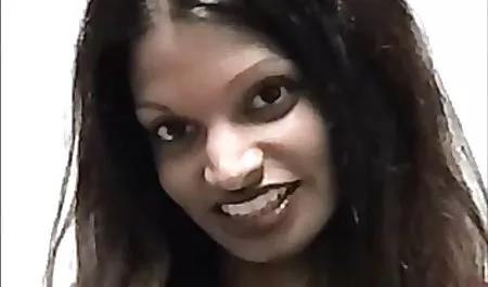 زنان 1 ساله لعنتی سکس در باشگاه بدنسازی می شوند و او را زیر و رو می کنند