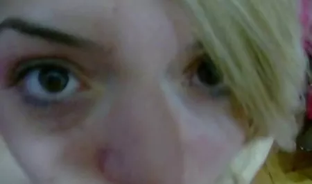 دختر سکس در یوگا کس را نشان می دهد