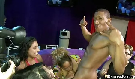 شلخته روسی با یک سیگار بیدمشک می سکس هنگام ورزش دهد