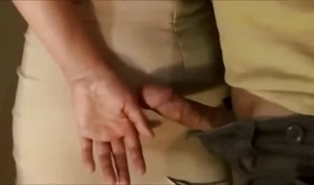 پورنو خانگی با یک سکس سالن ورزشی دختر روس در جوراب ساق بلند