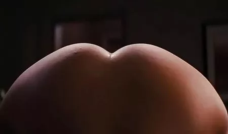 دوست دختر با سینه های کوچک در یک سکس یوگا بیدمشک تراشیده لعنتی می شود