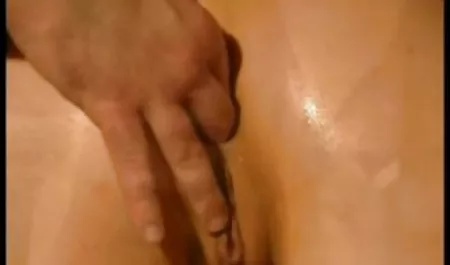 محافظ امنیتی به دزد سوپر مارکت سکس در باشگاه بدنسازی تجاوز کرده است