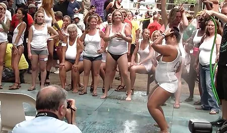 سه خانم باتجربه و شخص در سکس با ورزش پورنو جالب