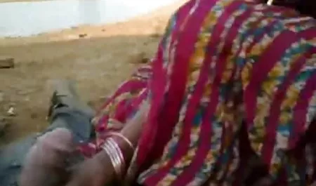 پسر با یک آلت بزرگ یک بلوند برهنه را لگد زد سکس یوگا