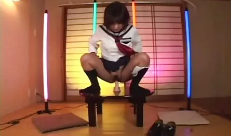 مامان موافقت کرد که یک اسلحه را آموزش سکس در باشگاه بدنسازی دهد