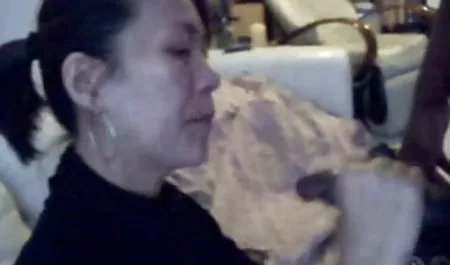 پسر فیلم ورزشی سکسی را با گربه اش سرگرم کرد