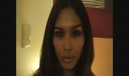 عوضی بی پروا در کفش اجازه می دهد دیک سیاه در سوراخ مقعد سکس و ورزش