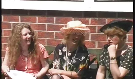 شخص گربه دختر خود را فیلم سکسی ورزشی با یک بونر قوی دراز کرد