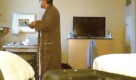 MILF بالغ افست یک دیک سکس در باشگاه بدنسازی بزرگ می شود