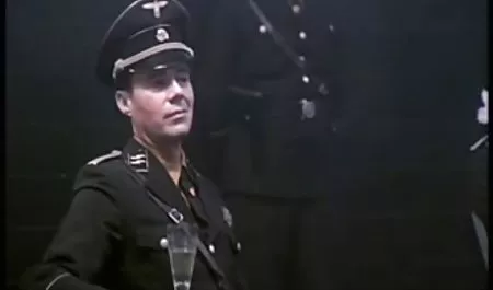 زوج های خانوادگی قدیمی با تمایل در مهمانی یوگا و سکس های swinger شرکت می کنند