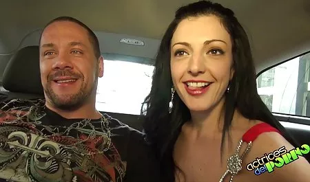 cunnilingus پدر بزرگ خاکستری ورزش سکسی ، دختر جوان را خوشحال می کند