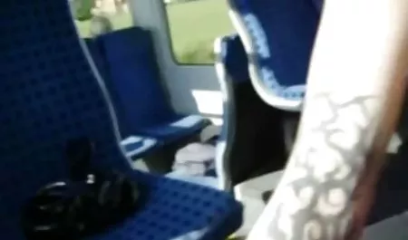 برادر عاشق خواهرش را به خواب برد و کلاه خود را منفجر سکس هنگام ورزش کرد