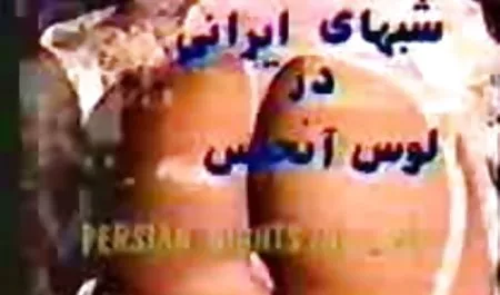 مشت های عمیق و لرزان مقعدی برای این عزیزم موهای تیره در جوراب های سکس در یوگا سفید