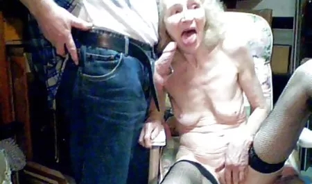 دوست دارد سکس والیبال زنان مکیدن و بلعیدن